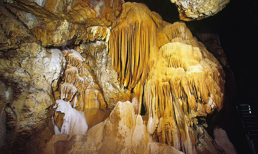 Cave of the Lakes
